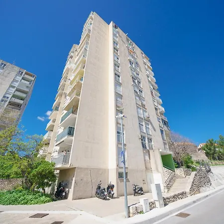 Apartman 9th Floor